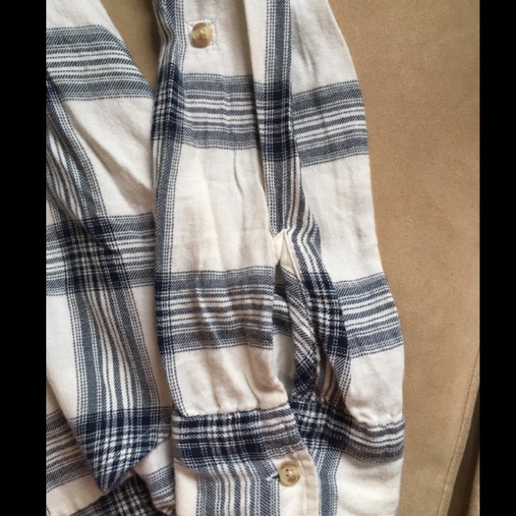 Hollister Quarter Button-Up Flannel - Picture 5 of 5